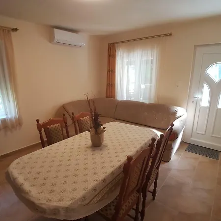 Holiday House Ervin No. 66. * Vonyarcvashegy